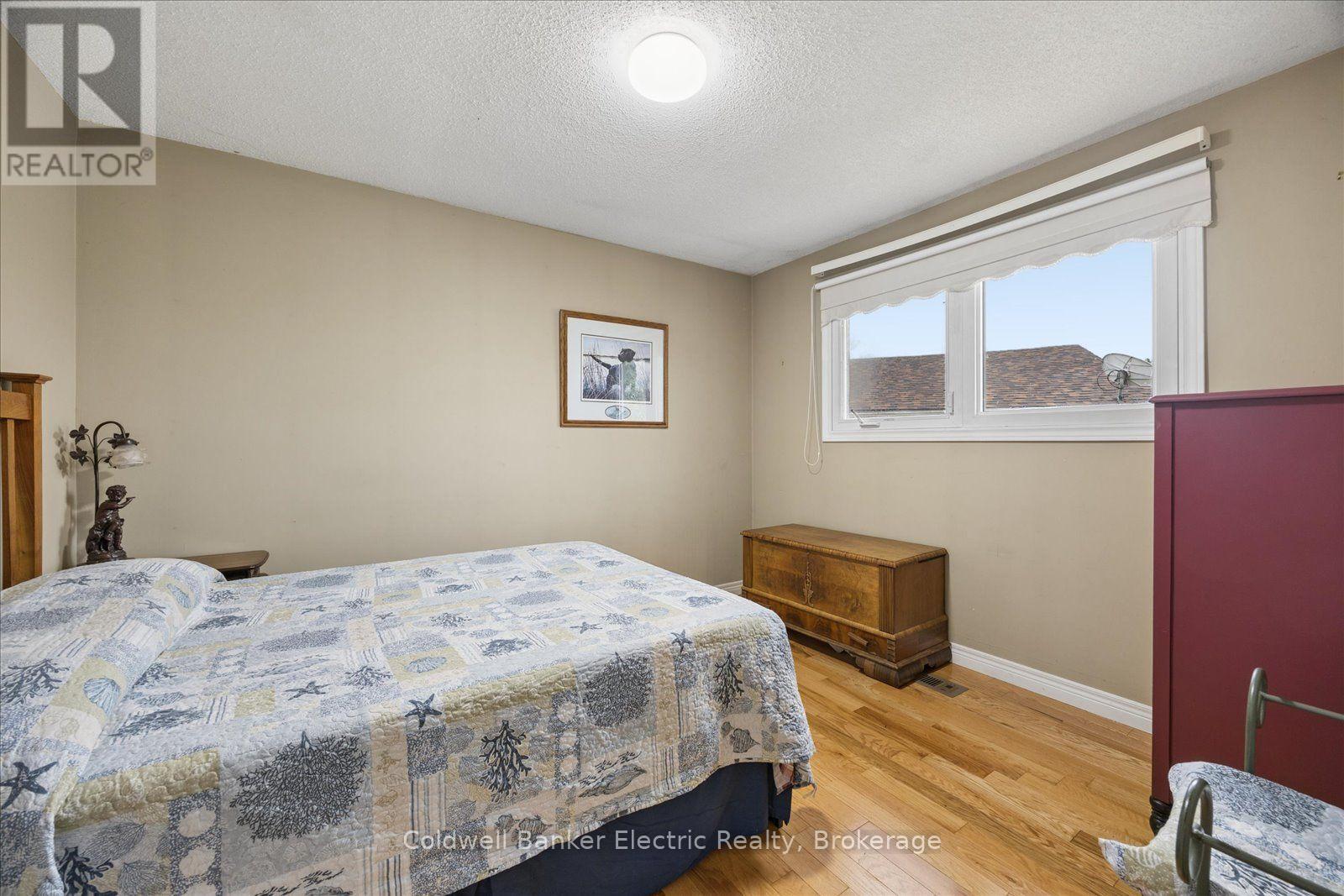 1657 4TH LINE - Image 31