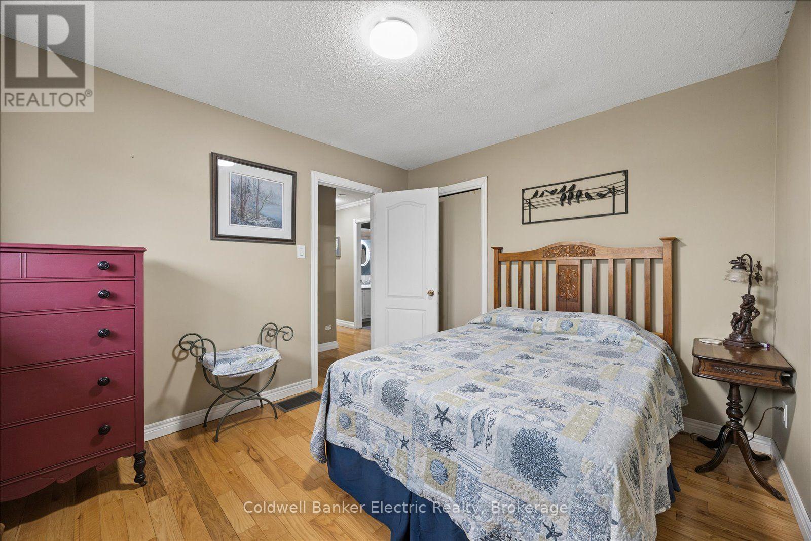 1657 4TH LINE - Image 32