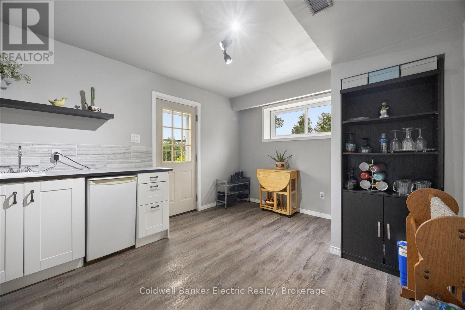 1657 4TH LINE - Image 39