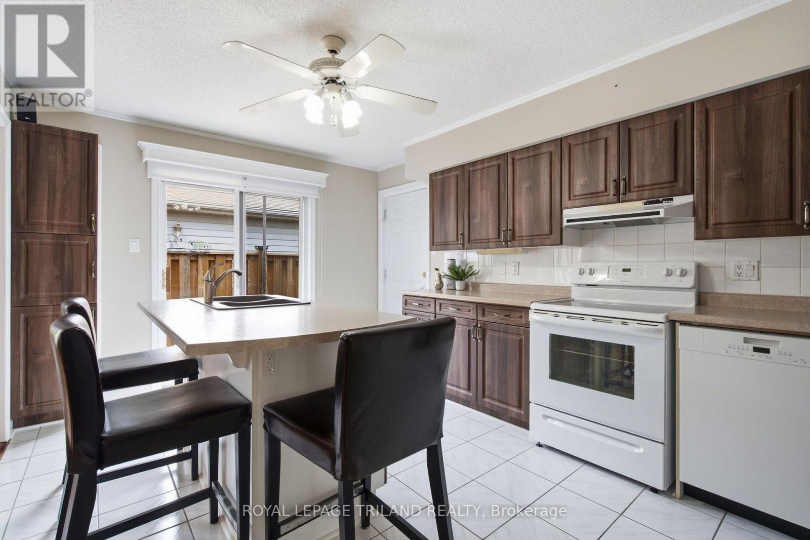 12 SHEPHERD AVENUE - 10
