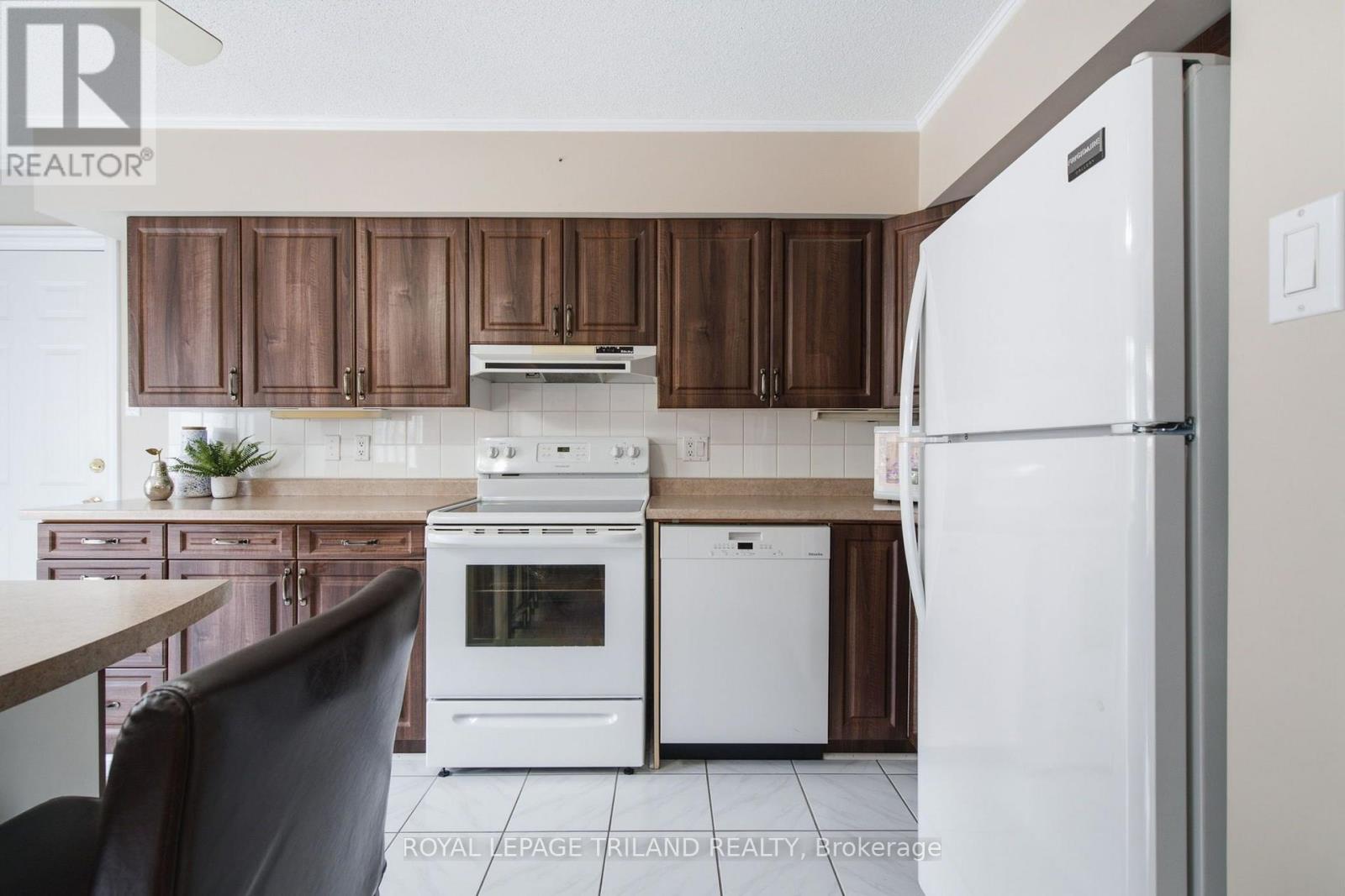12 SHEPHERD AVENUE - 11