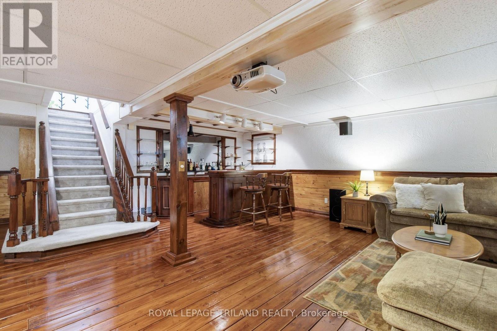 12 SHEPHERD AVENUE - 29