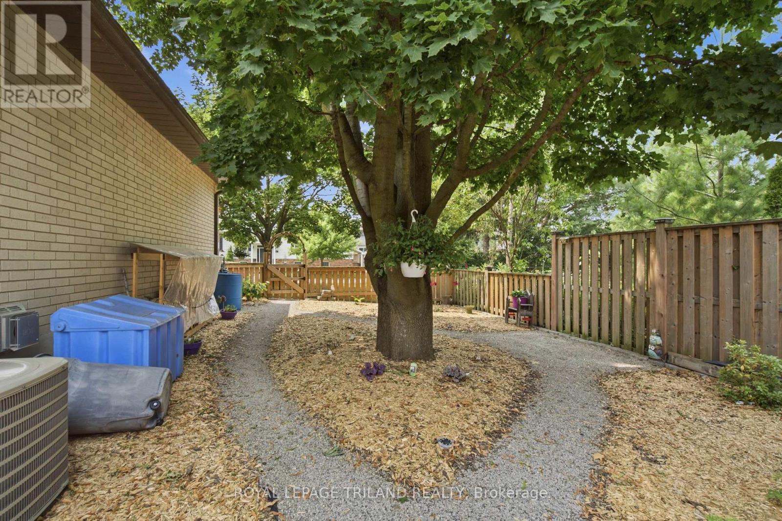 12 SHEPHERD AVENUE - 39