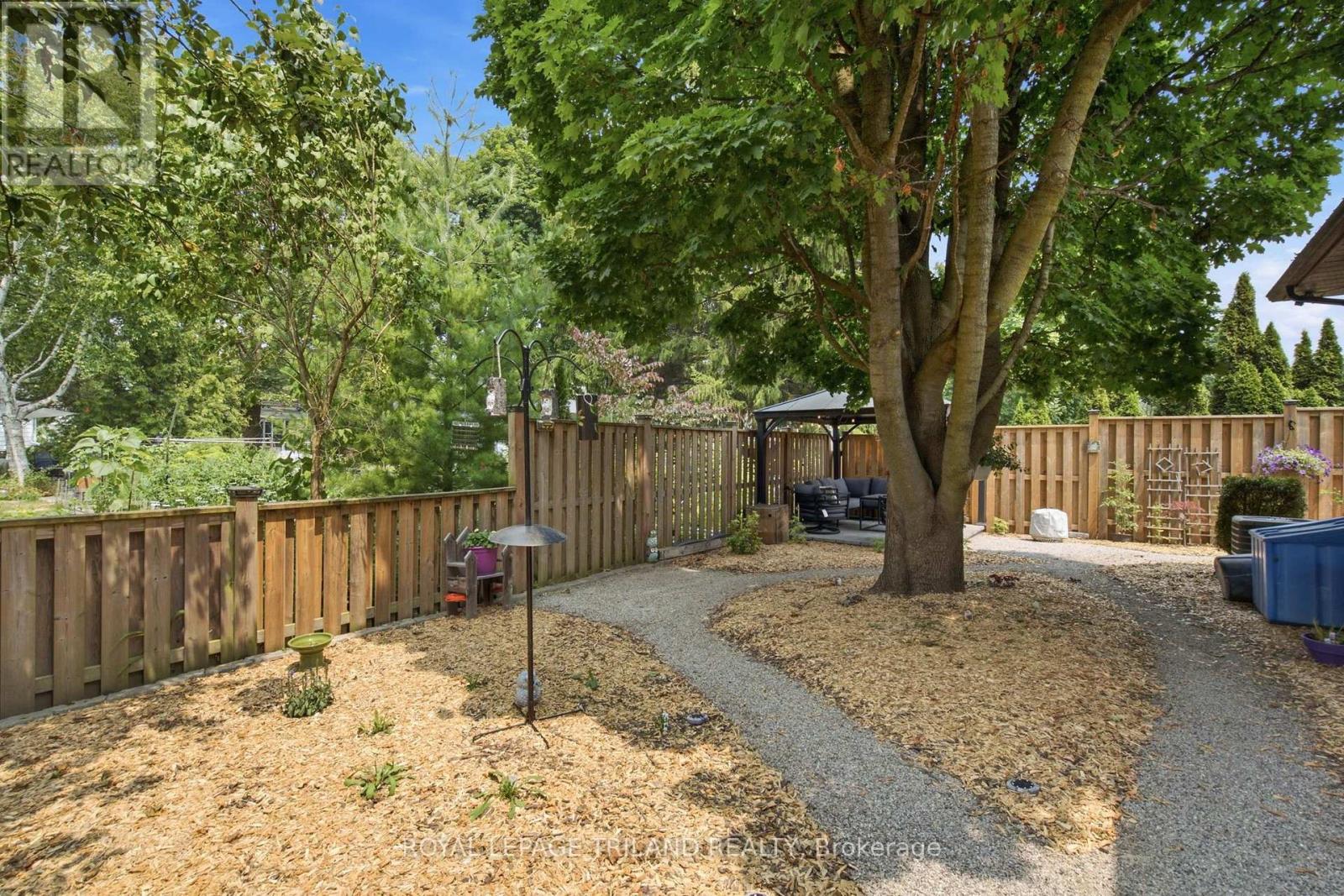 12 SHEPHERD AVENUE - 40