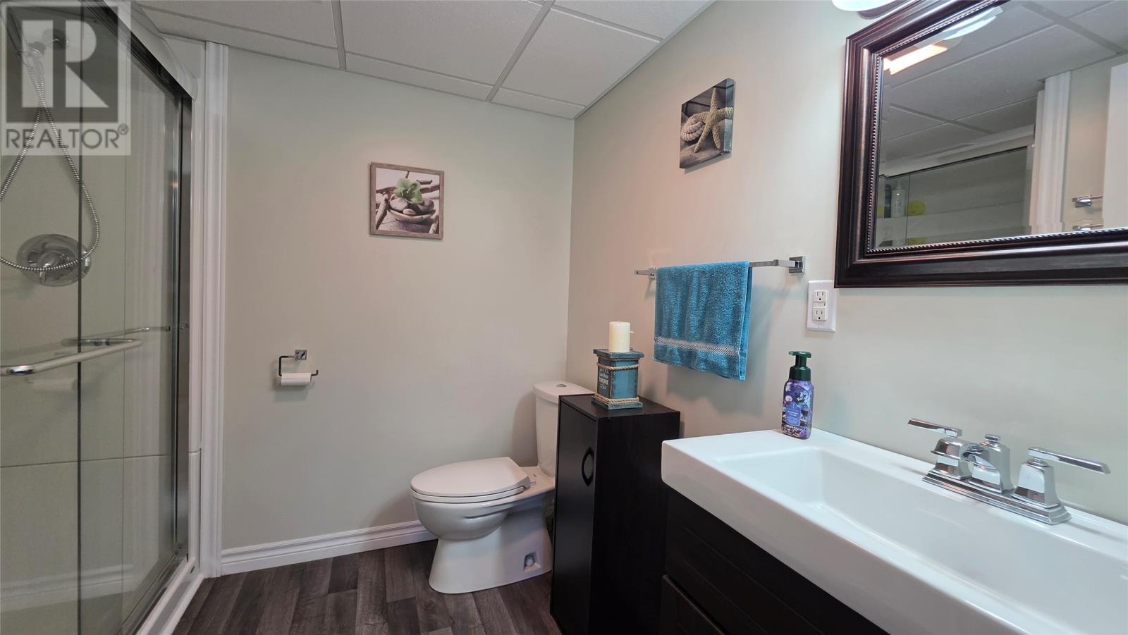 49 Main Street - Image 30