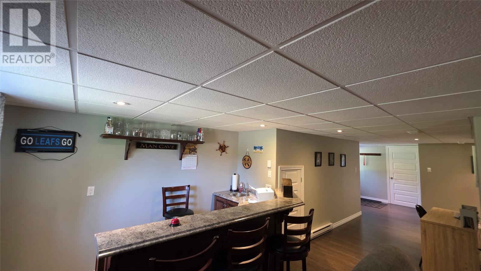 49 Main Street - Image 33