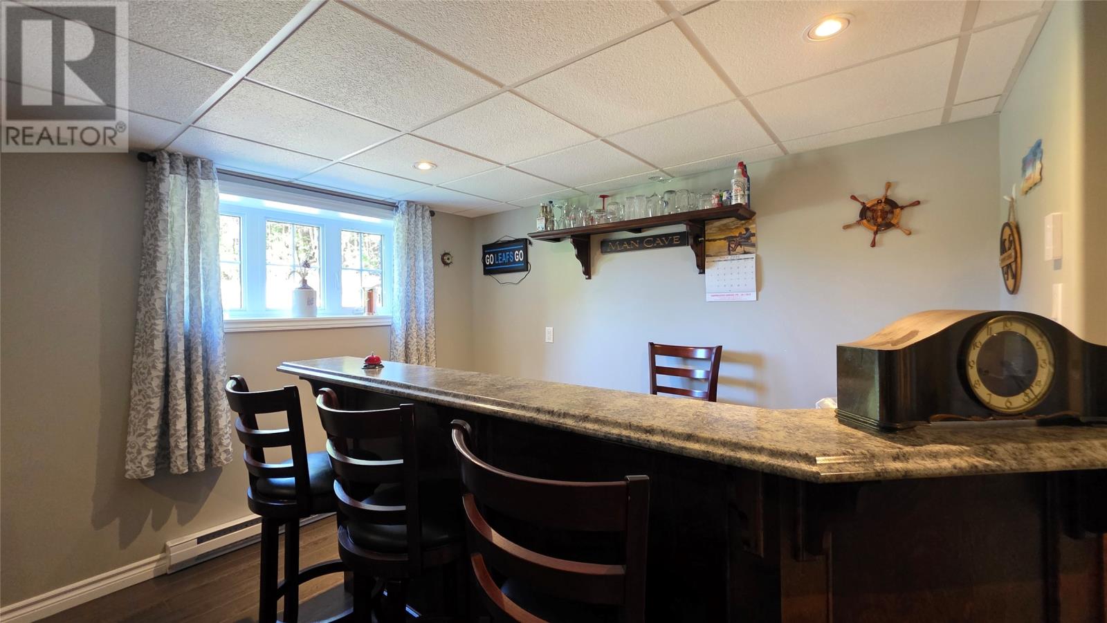 49 Main Street - Image 35