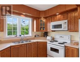 114 Beach Road thumbnail 11