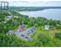 114 Beach Road thumbnail 28