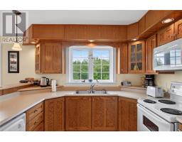 114 Beach Road thumbnail 8