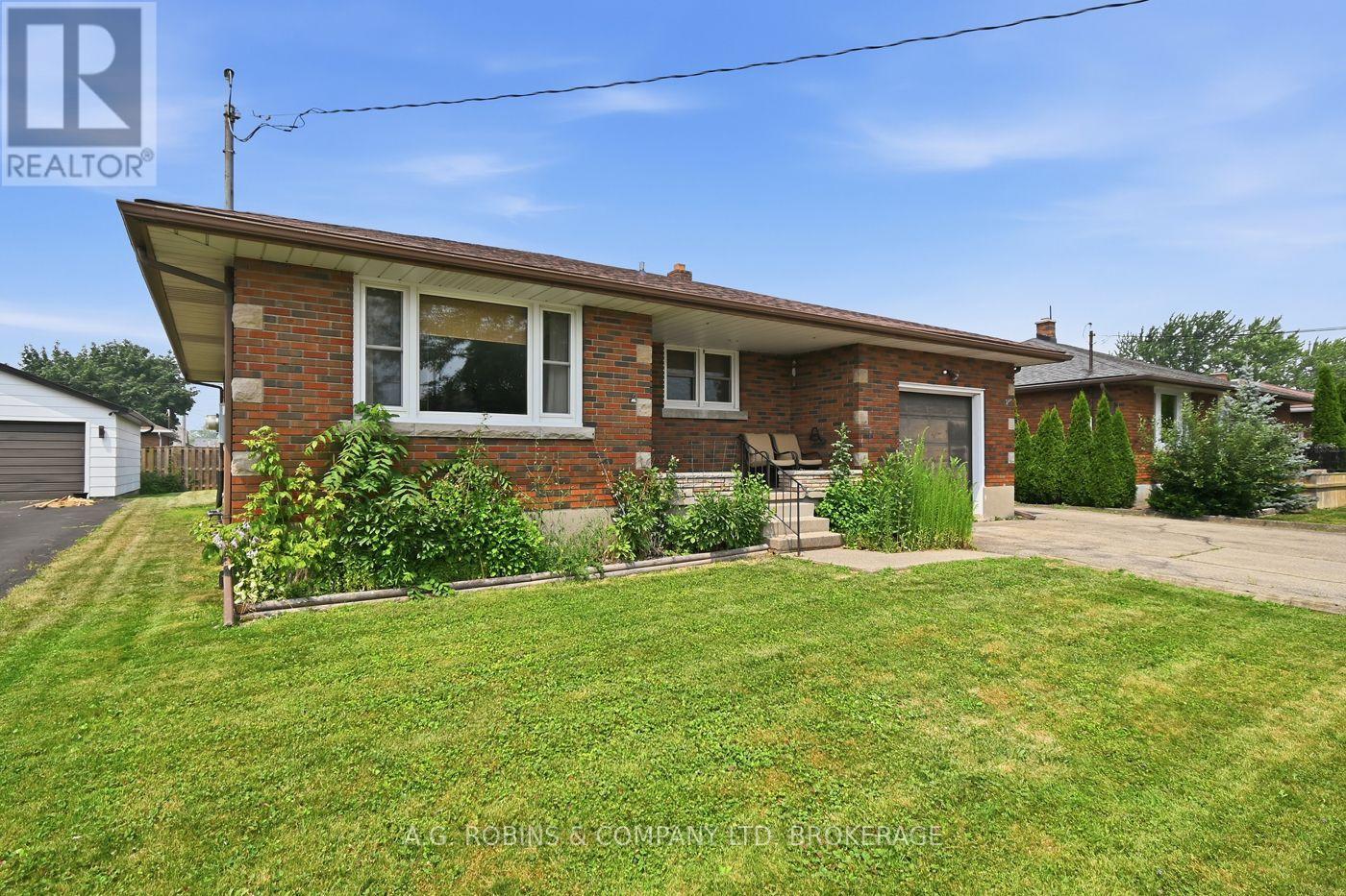 140 CLASSIC AVENUE - Image 10
