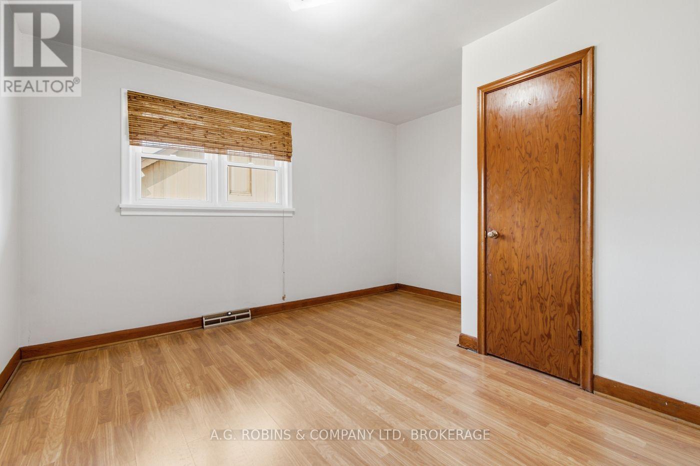 140 CLASSIC AVENUE - Image 16