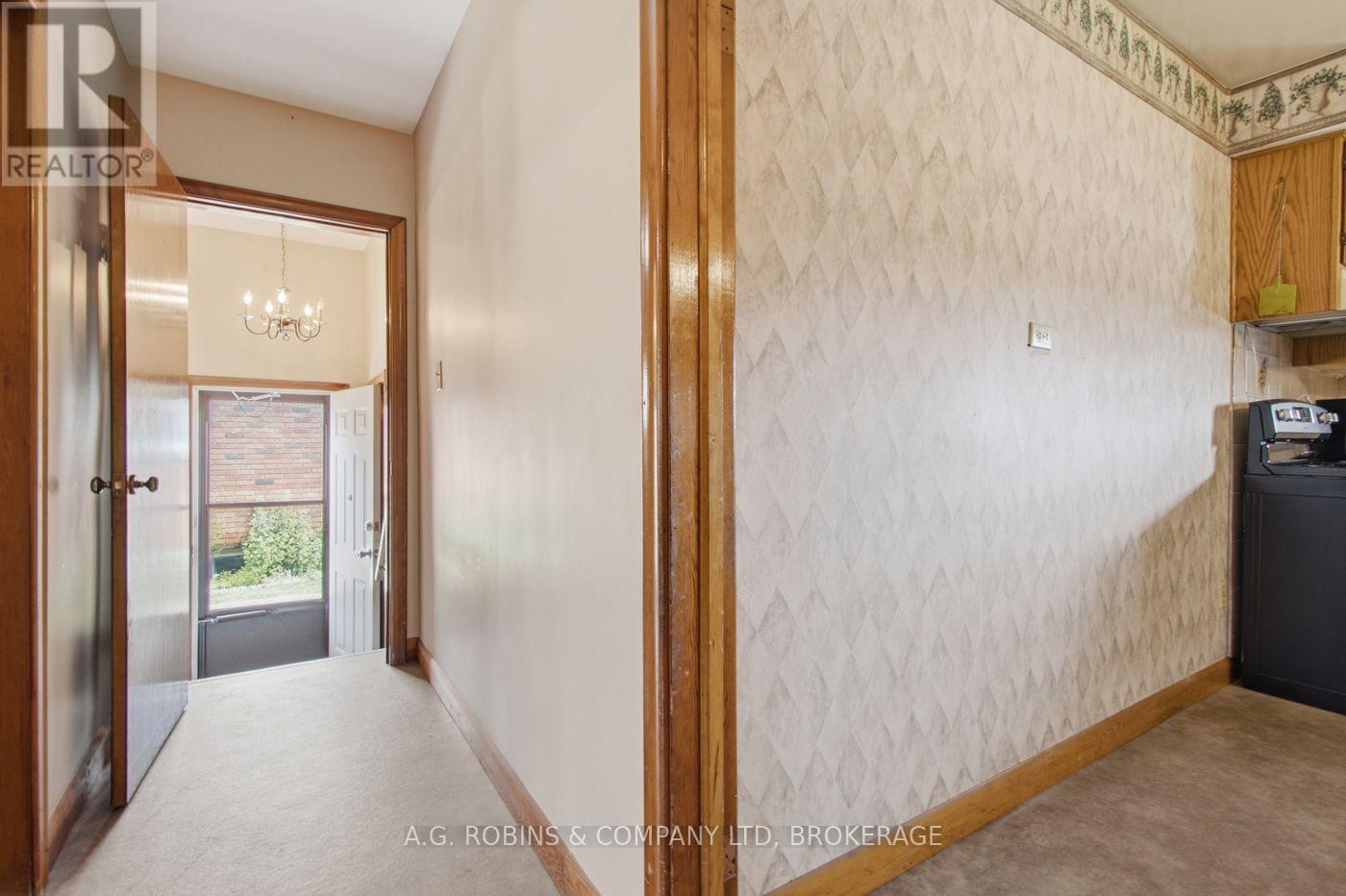 140 CLASSIC AVENUE - Image 18