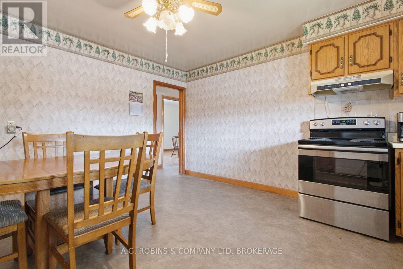 140 CLASSIC AVENUE - Image 21