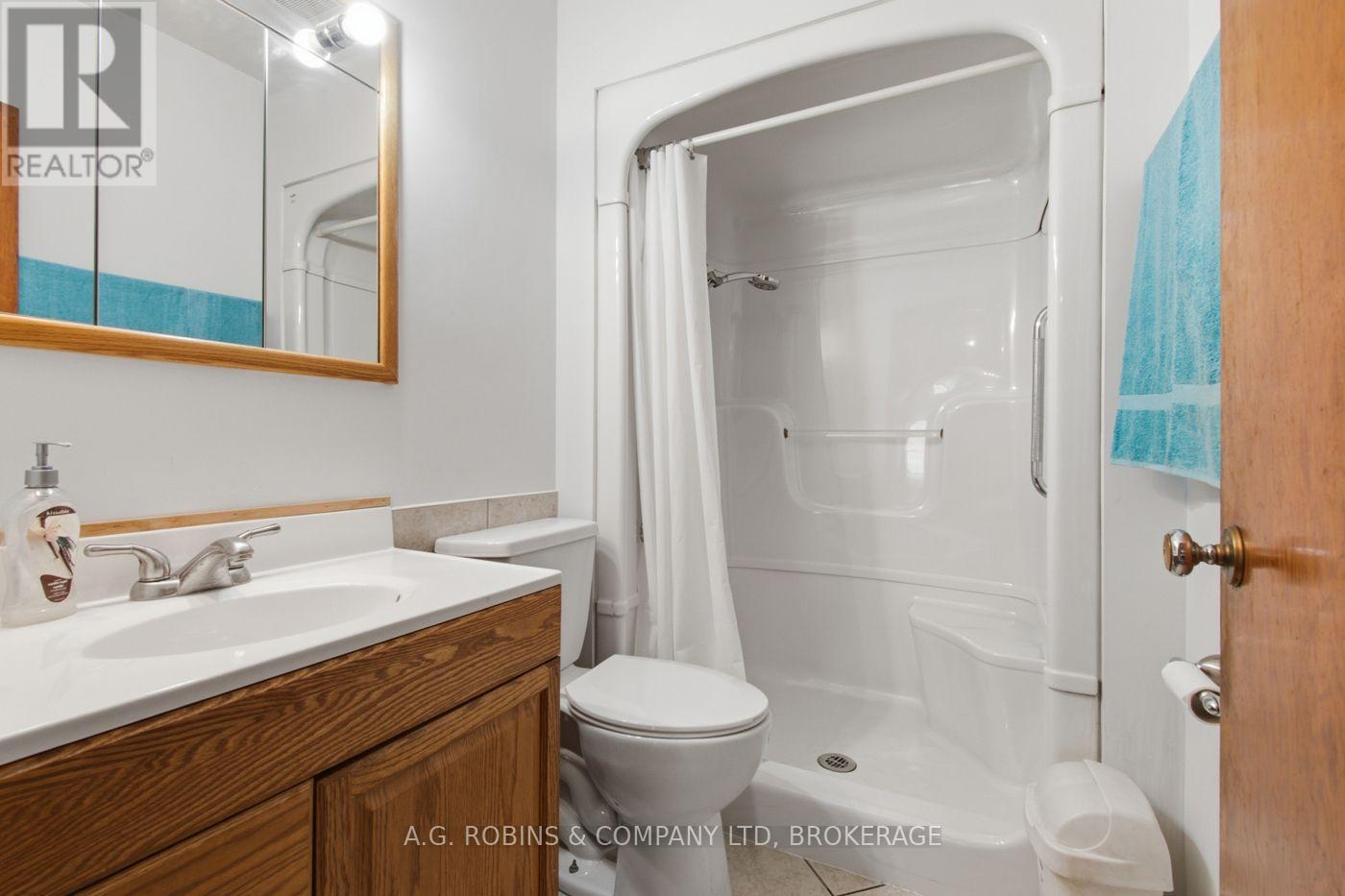 140 CLASSIC AVENUE - Image 26