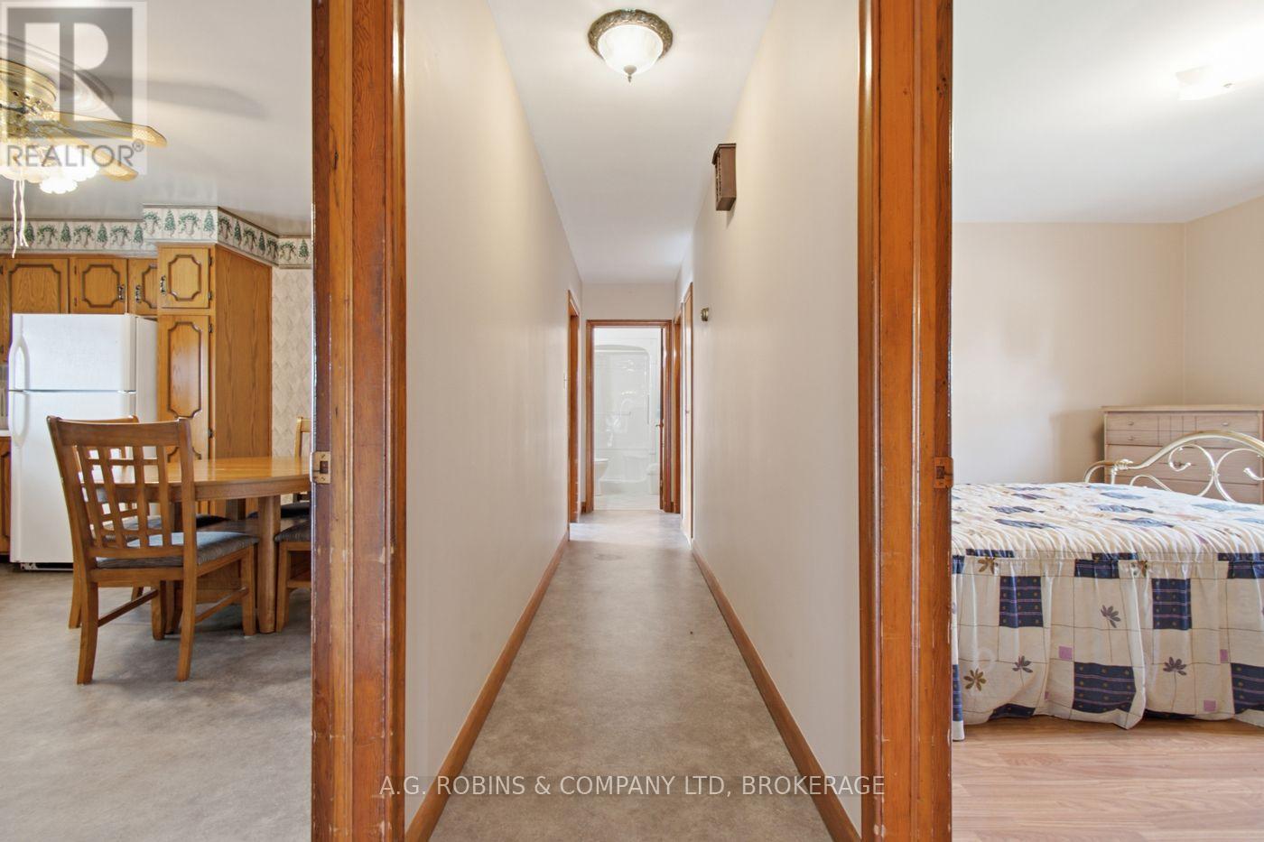 140 CLASSIC AVENUE - Image 27