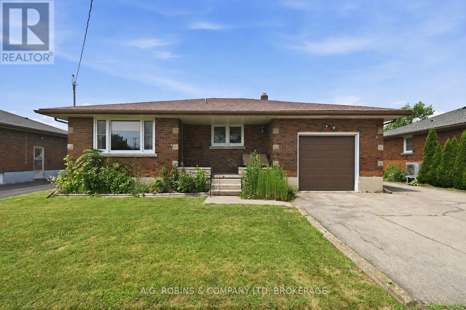 140 CLASSIC AVENUE - Image 3