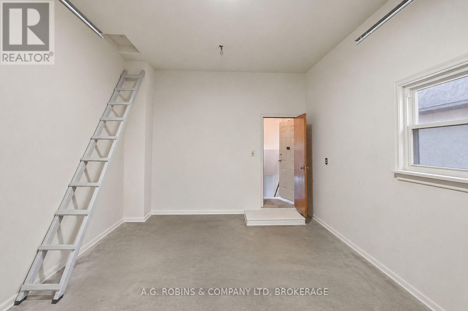 140 CLASSIC AVENUE - Image 41