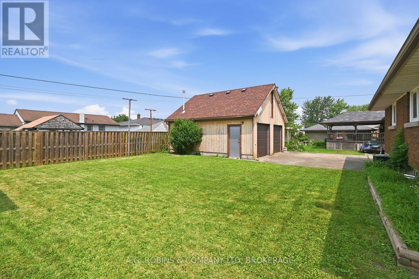 140 CLASSIC AVENUE - Image 42