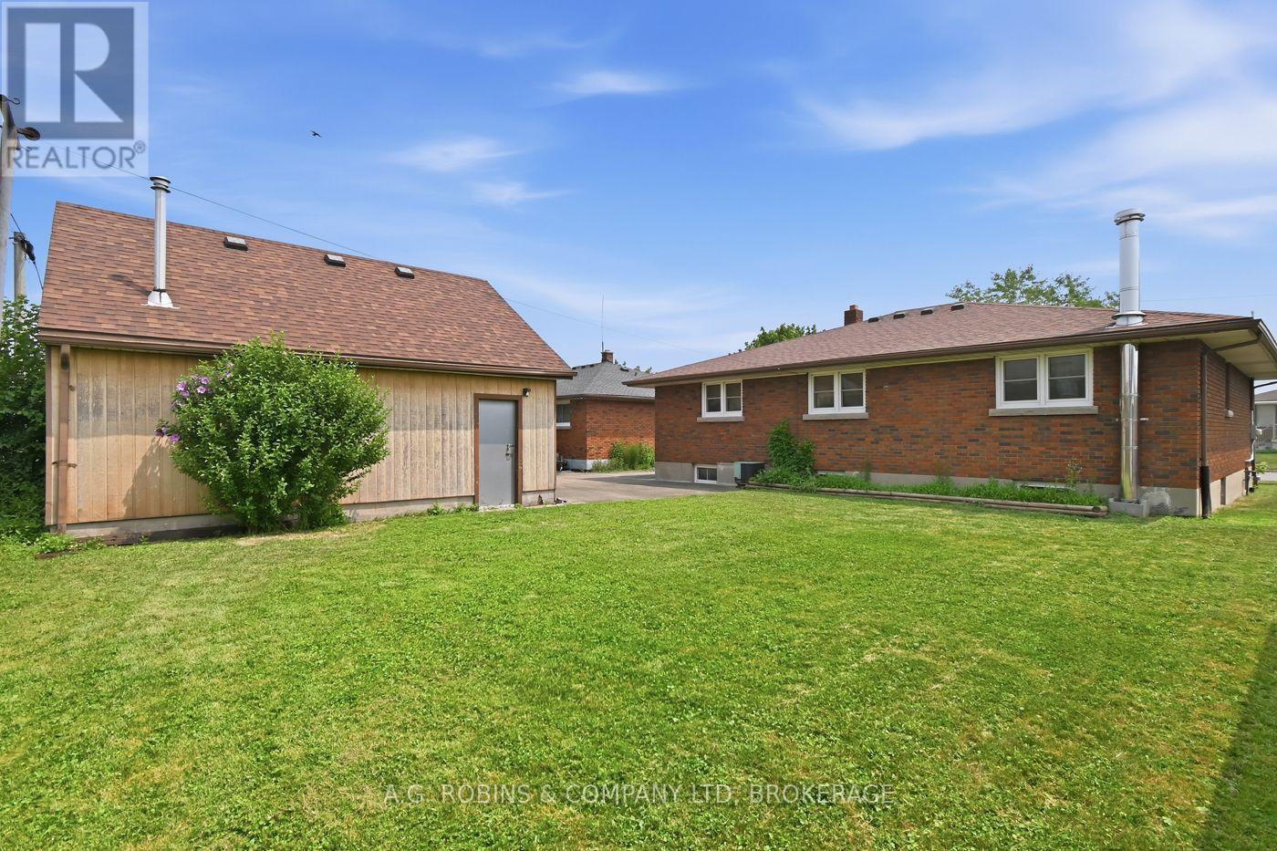 140 CLASSIC AVENUE - Image 43