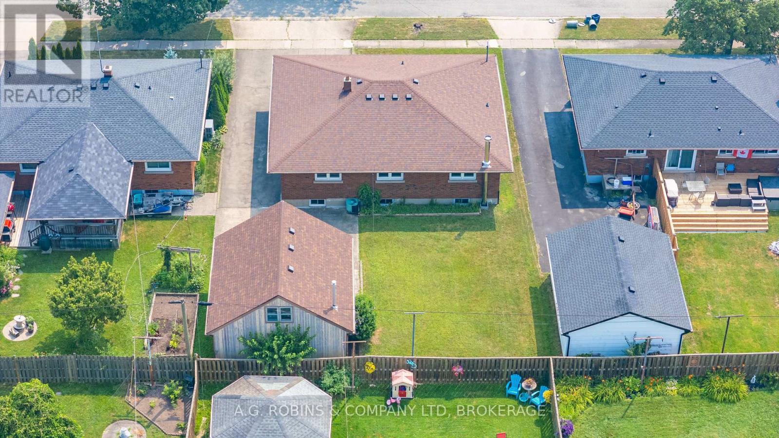 140 CLASSIC AVENUE - Image 45