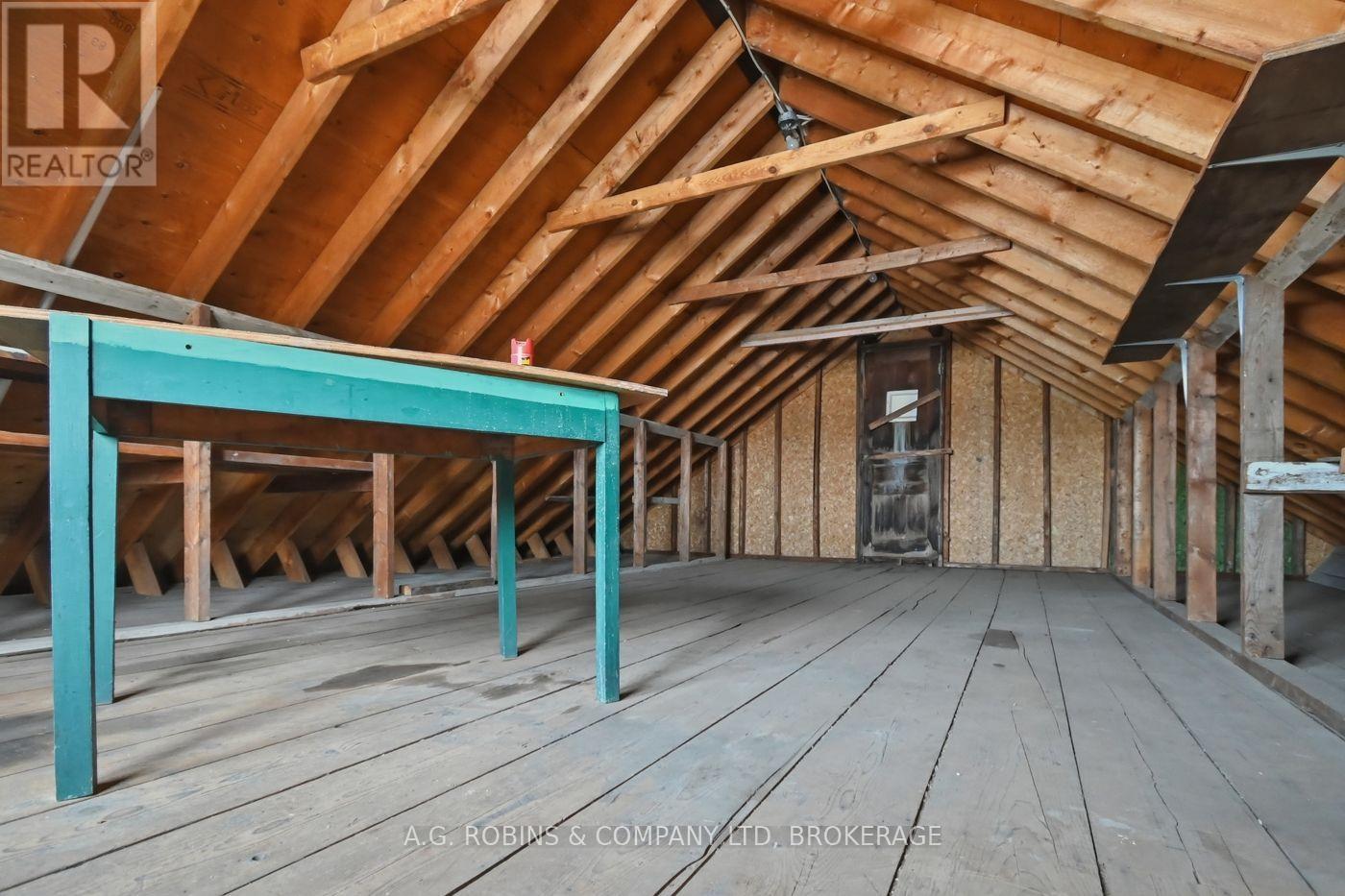 140 CLASSIC AVENUE - Image 9
