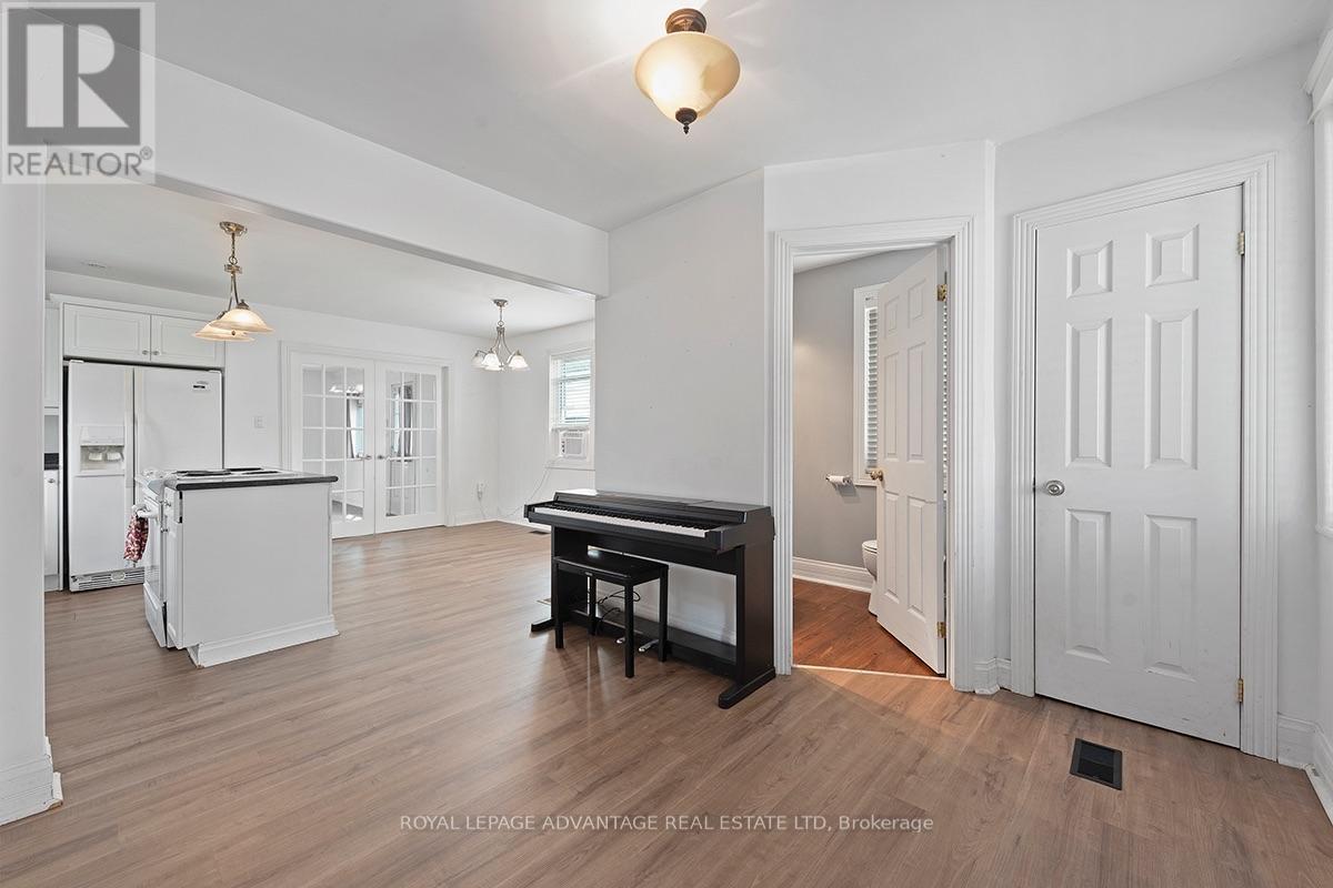 3 Bed, 2 Bath House for Sale in Perth – 86 BECKWITH STREET E, Perth – MLS# X13582478 - Image 16