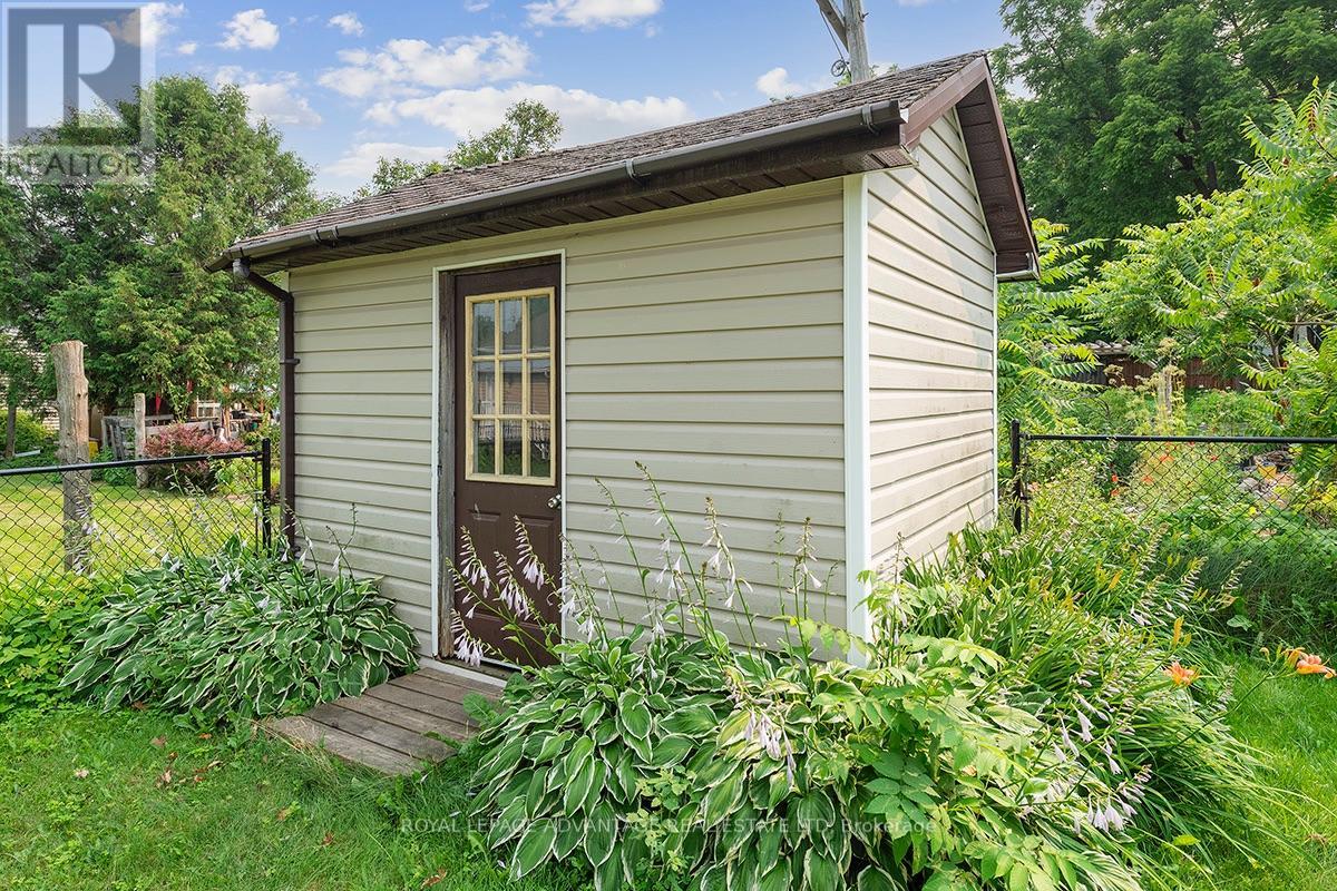 3 Bed, 2 Bath House for Sale in Perth – 86 BECKWITH STREET E, Perth – MLS# X13582478 - Image 9