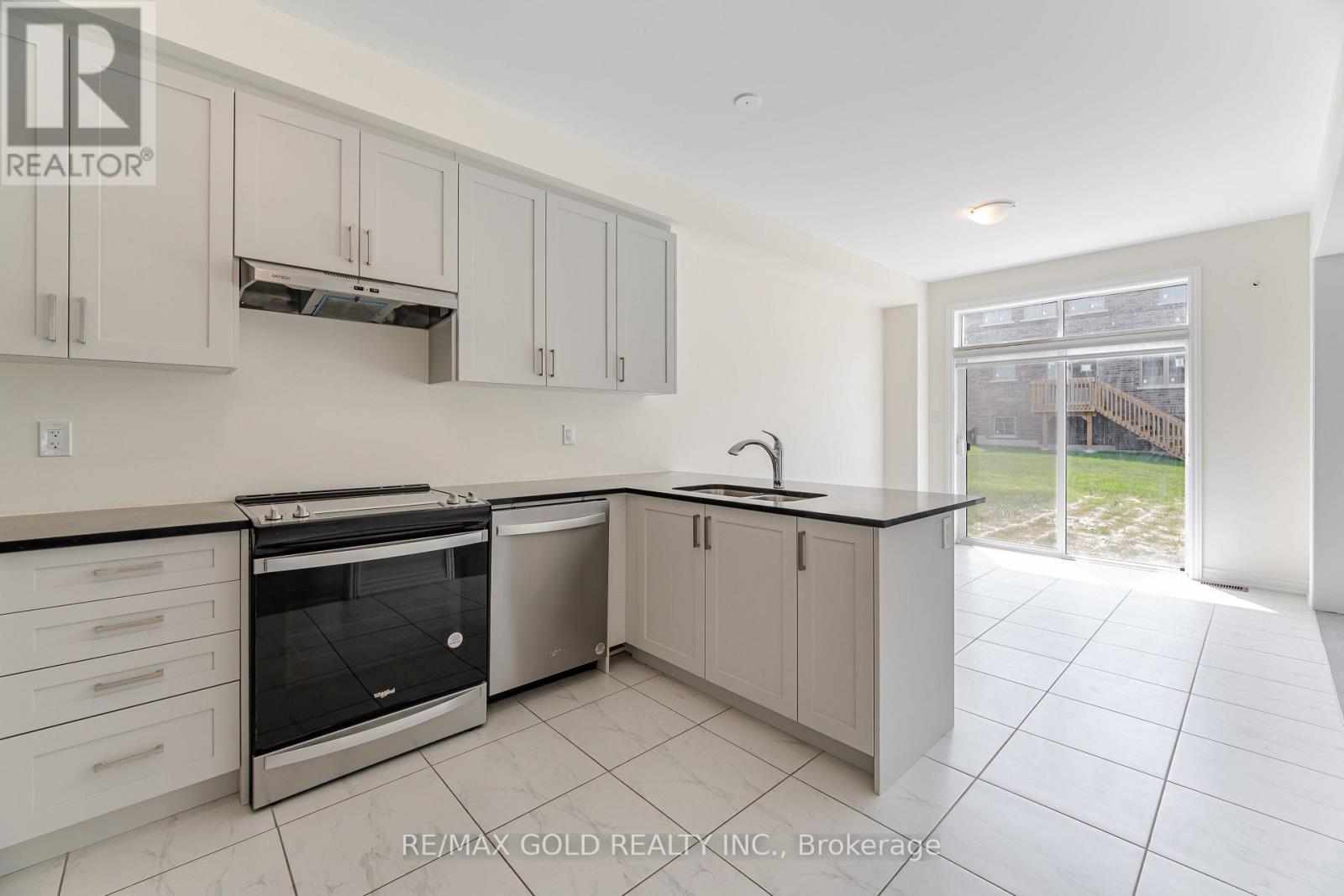 9 KENTLEDGE AVENUE - 18