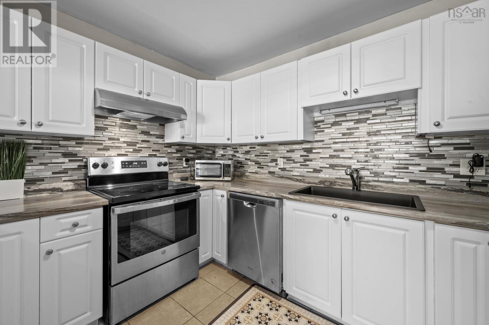 #106 78 Regency Park Drive - 14