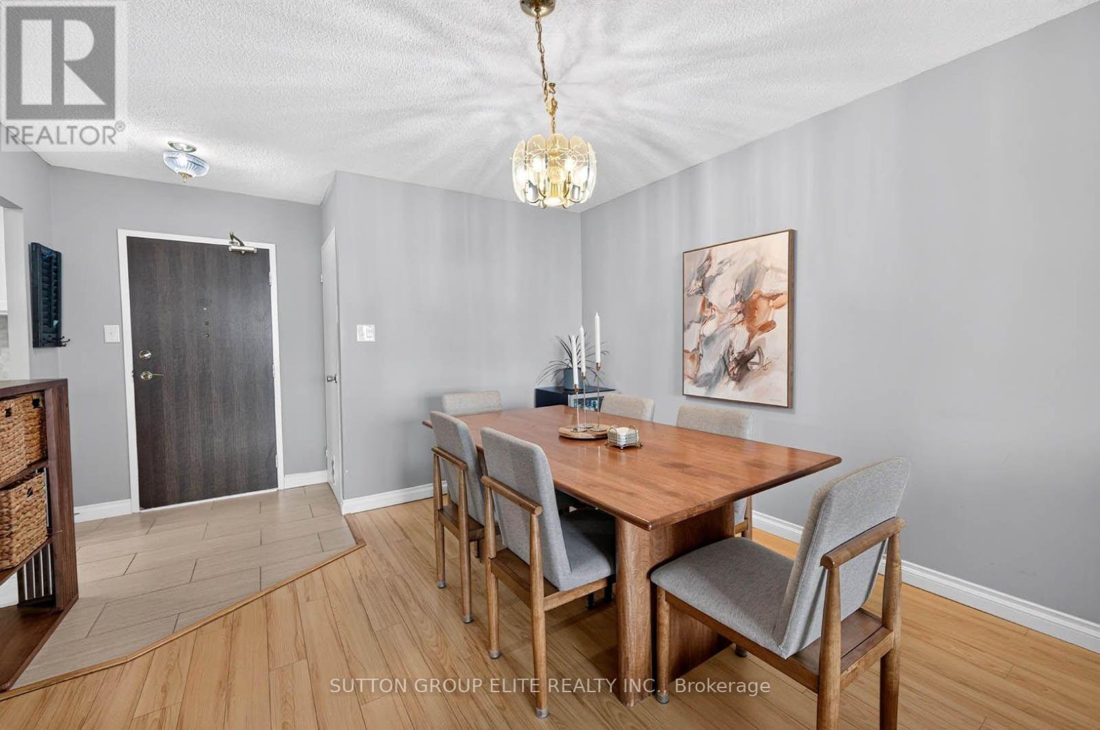 #2010 820 BURNHAMTHORPE ROAD - Image 10