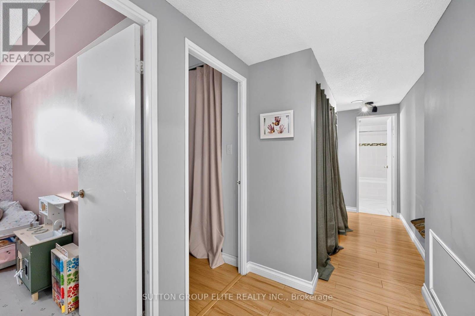 #2010 820 BURNHAMTHORPE ROAD - Image 16