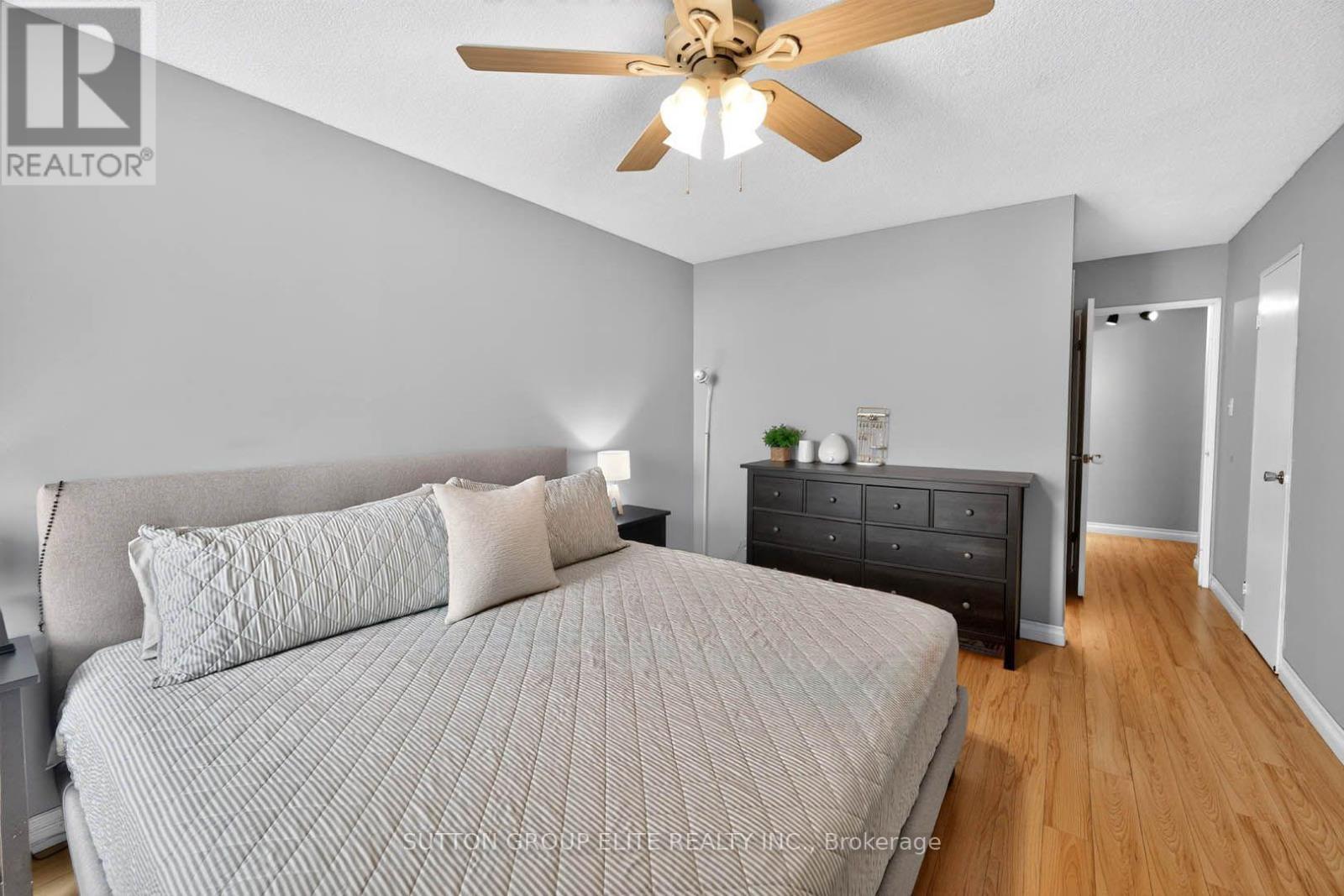 #2010 820 BURNHAMTHORPE ROAD - Image 18