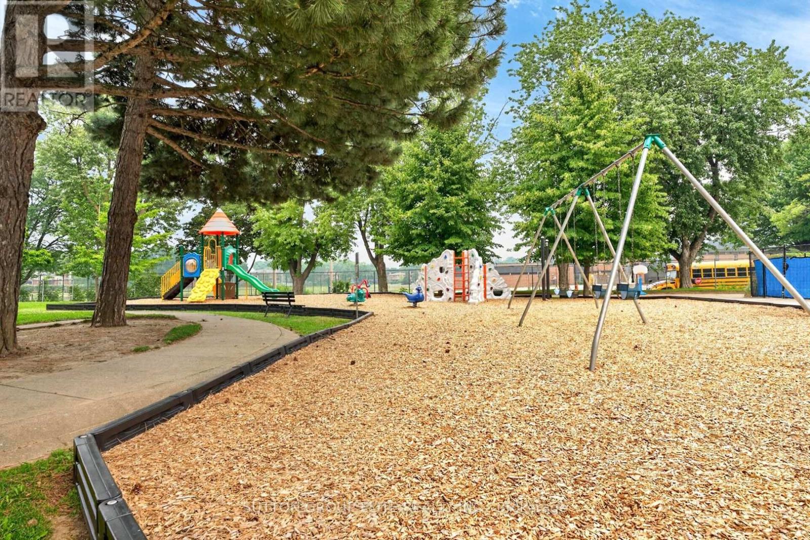 #2010 820 BURNHAMTHORPE ROAD - Image 48