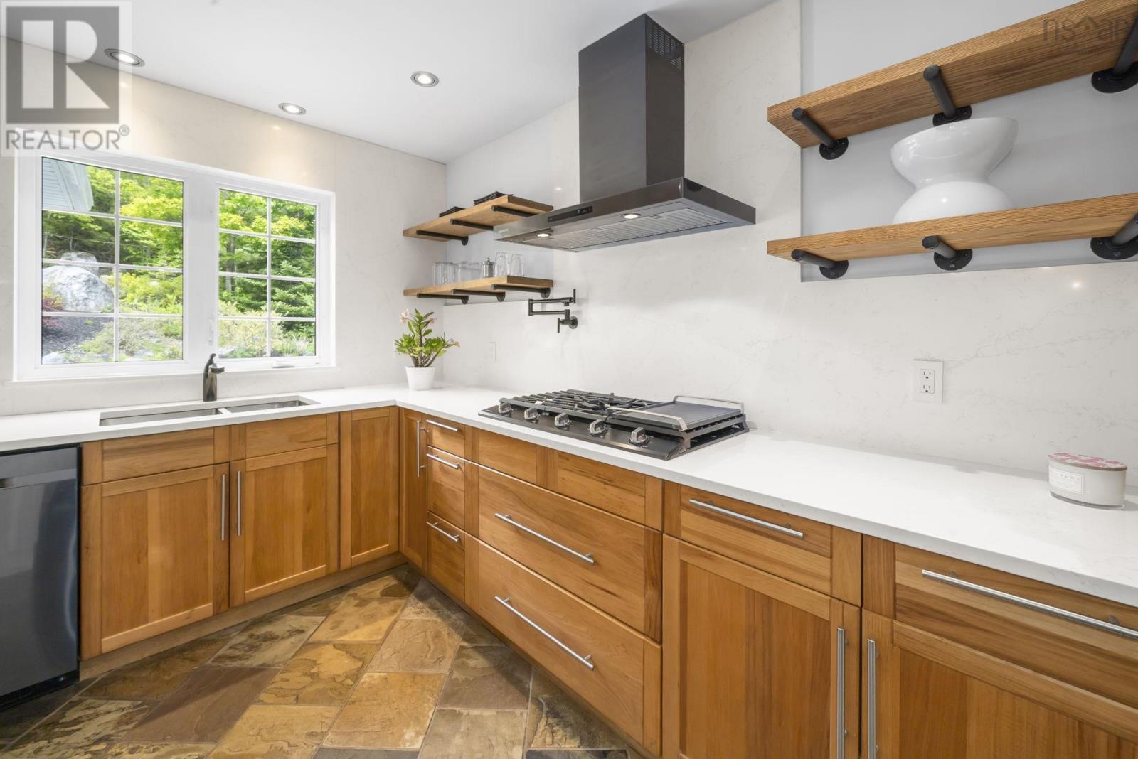 5 Confederation Avenue - 16