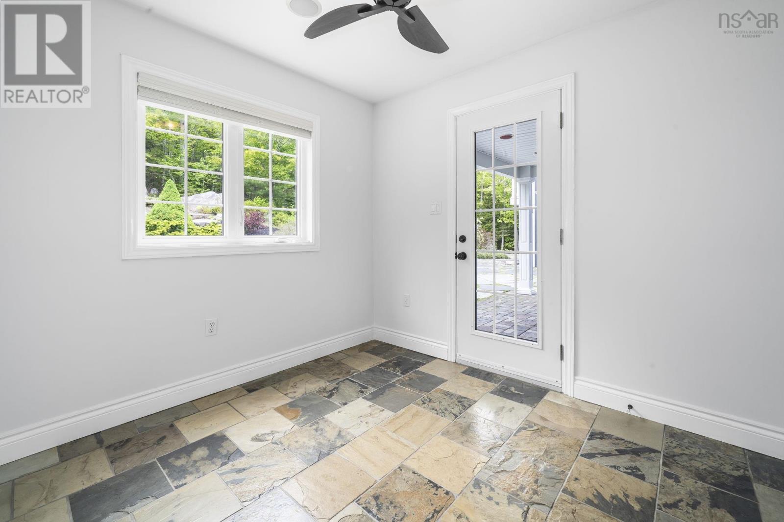 5 Confederation Avenue - 30