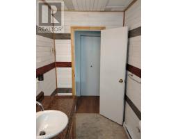 12 Brake's Lane thumbnail 19