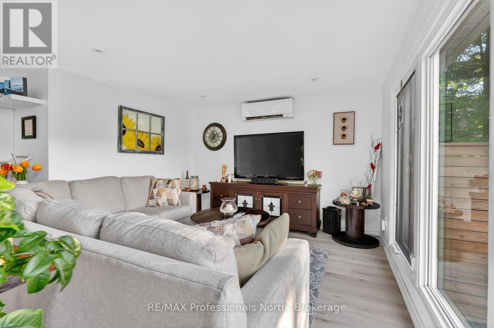 1086 PROVIDENCE DRIVE - 11