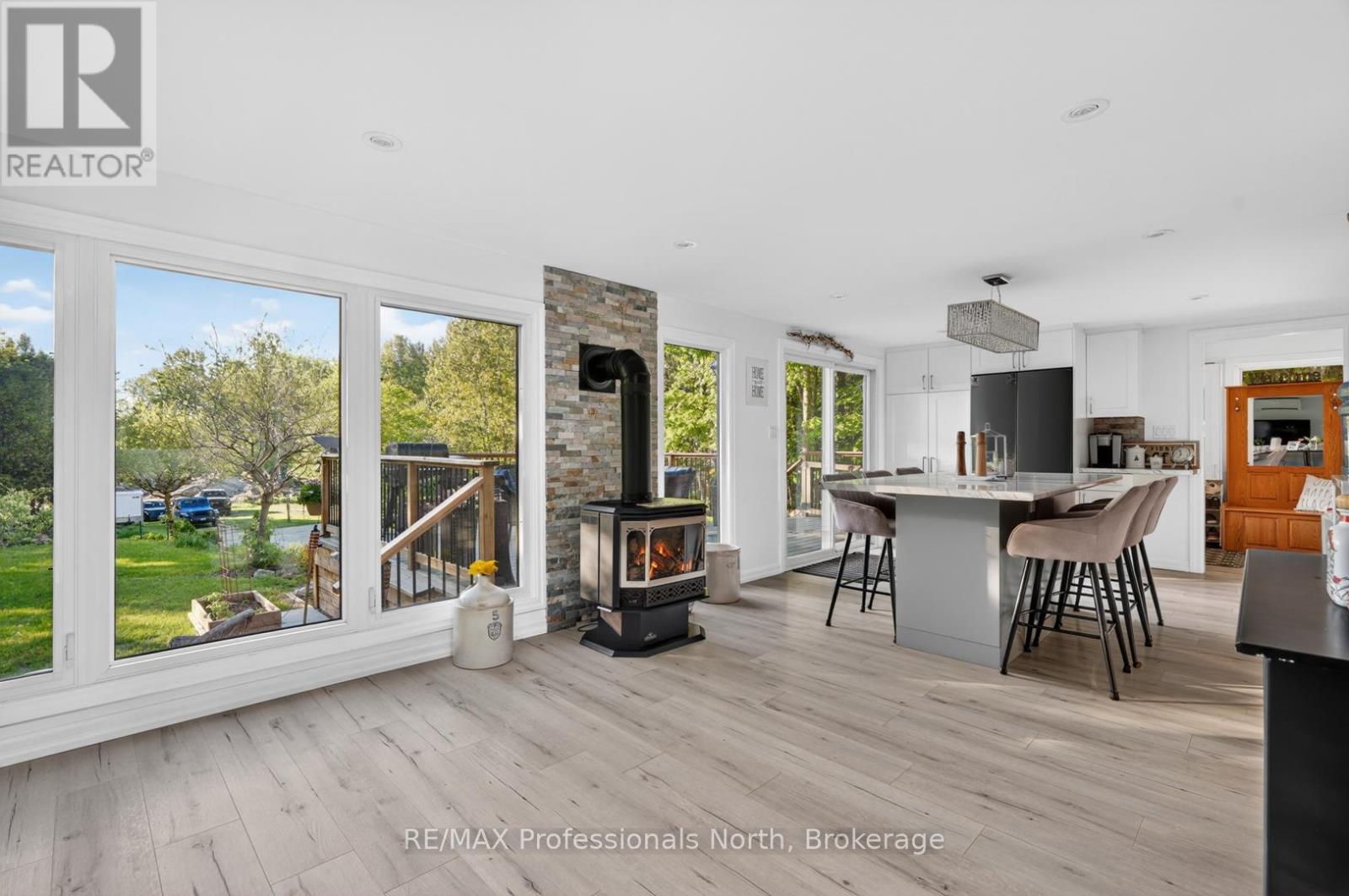 1086 PROVIDENCE DRIVE - 10