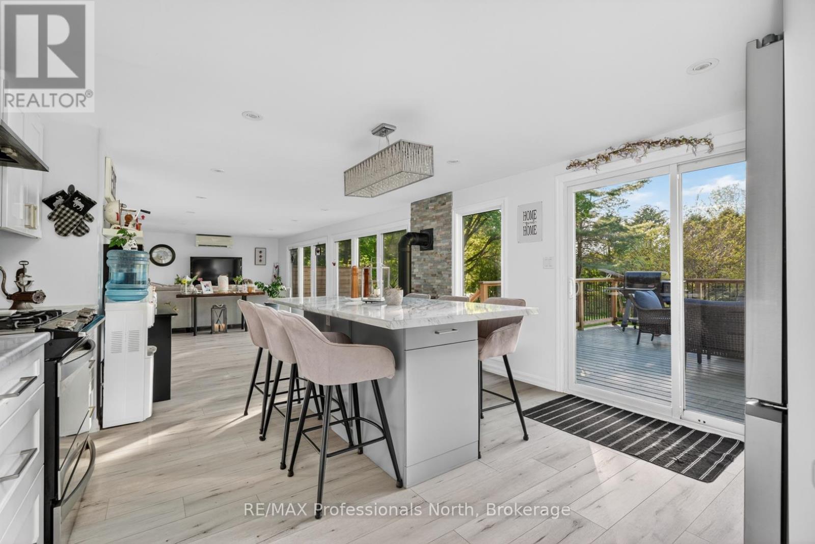 1086 PROVIDENCE DRIVE - 5