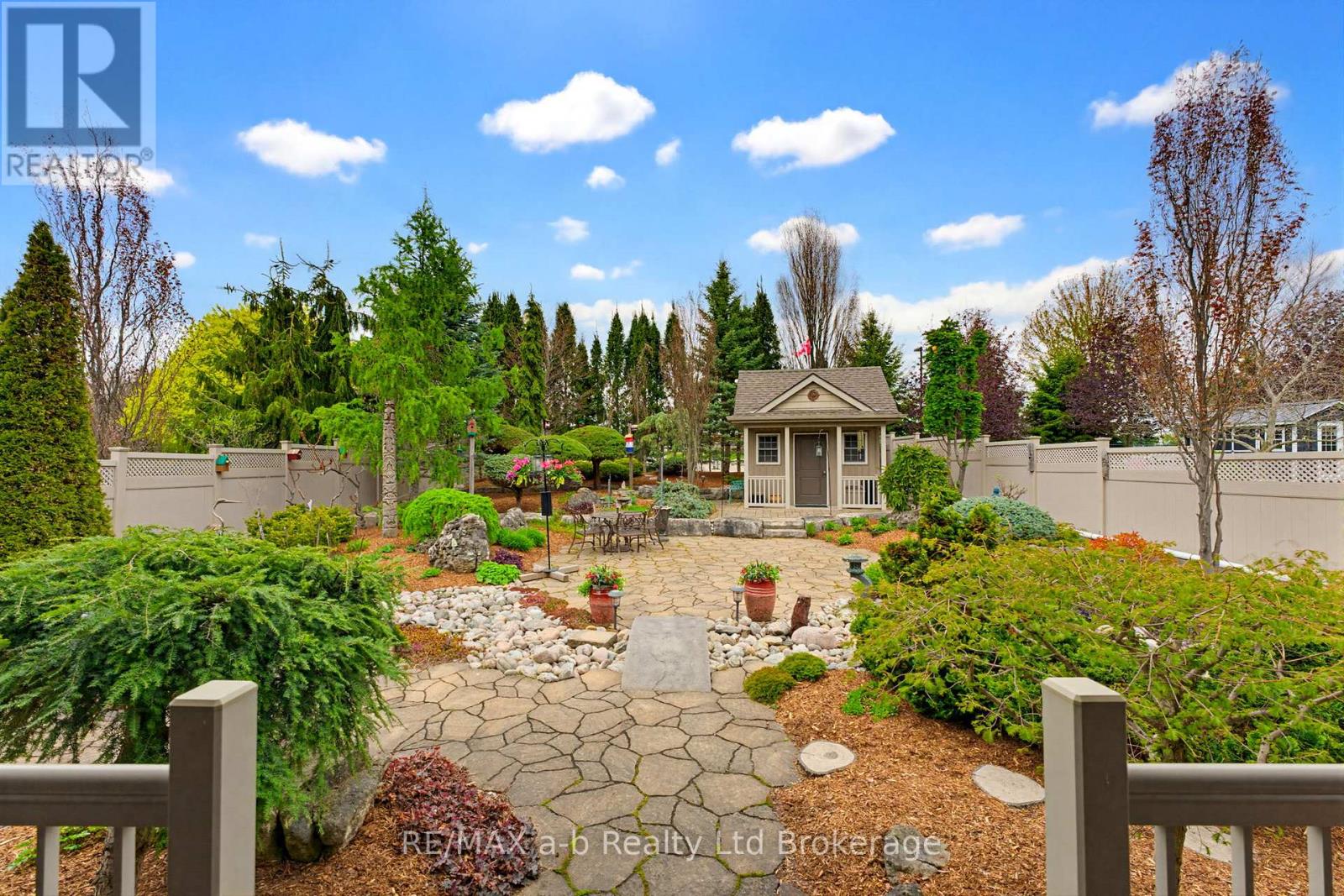 911 RIDGEWOOD DRIVE - 31