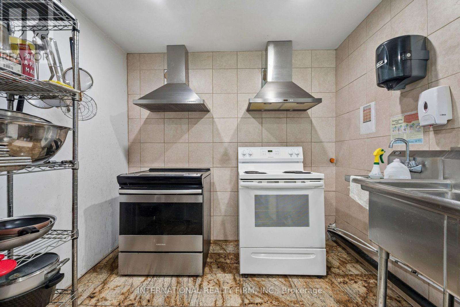 29 JAMIESON DRIVE - 18