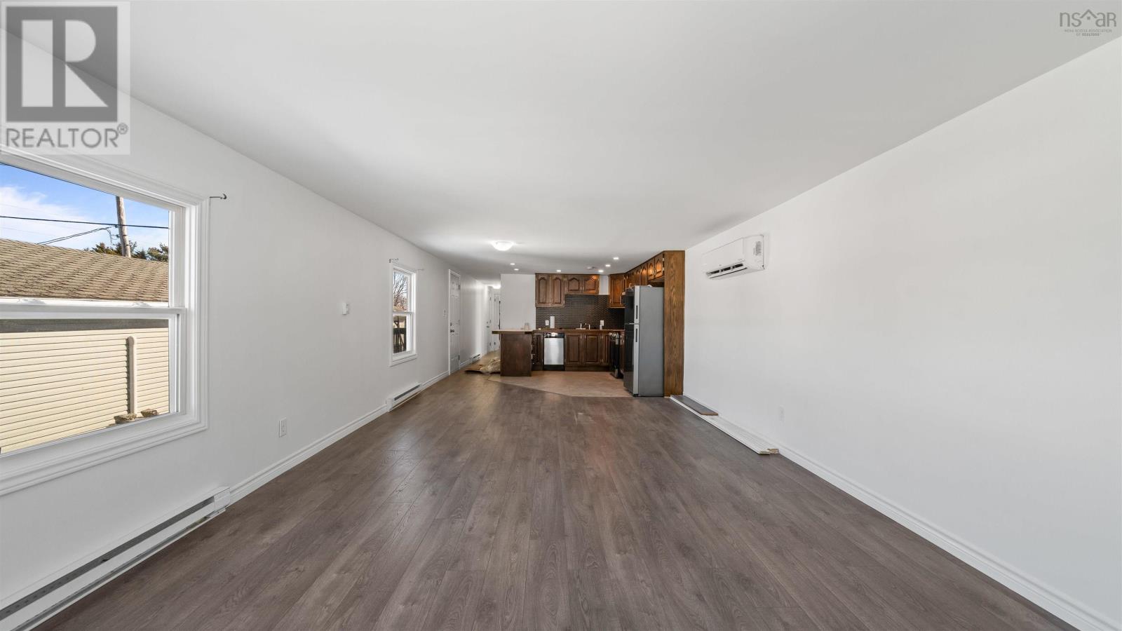 4 Third Street - 38