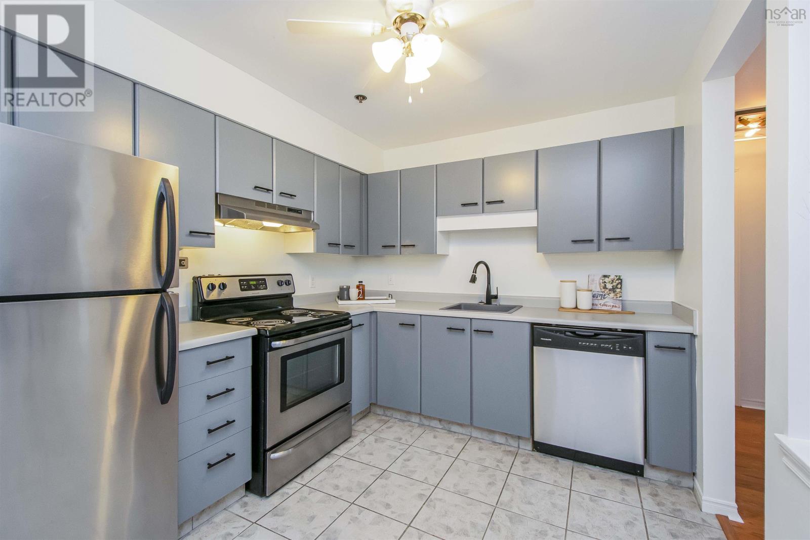 #303 93 Kearney Lake Road - 19