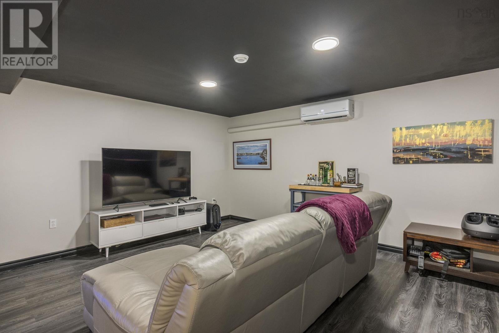 152B Orchard Street W - 35