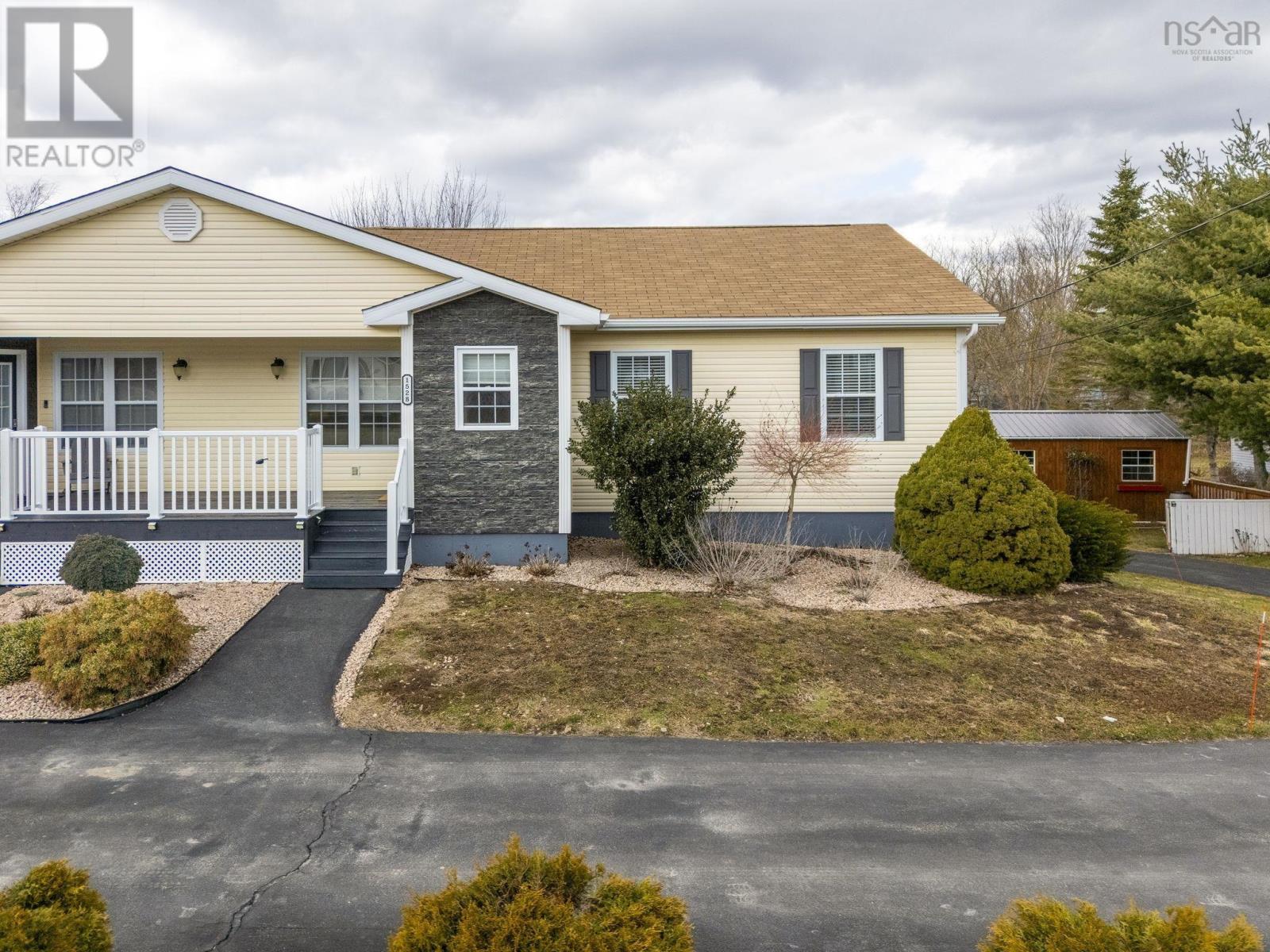 152B Orchard Street W - 1
