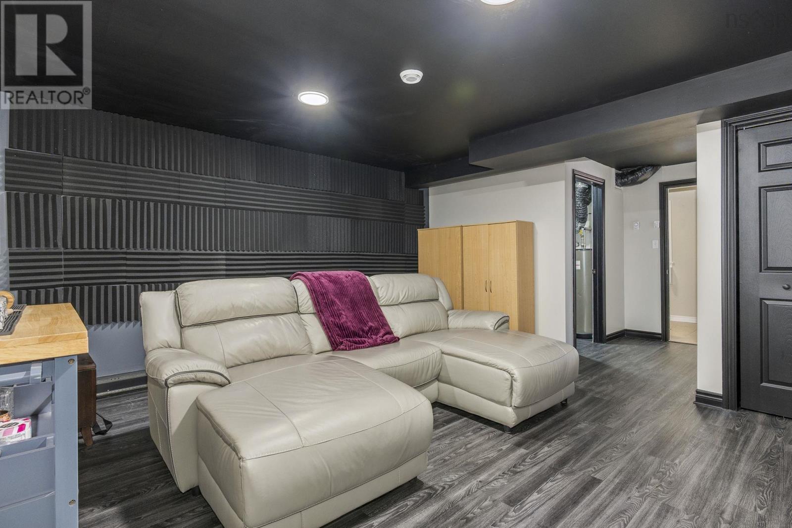 152B Orchard Street W - 36