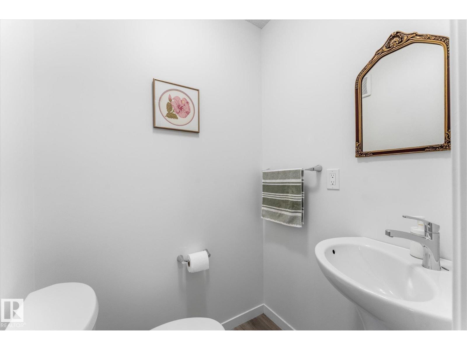 1275 MCLEOD AV - 10