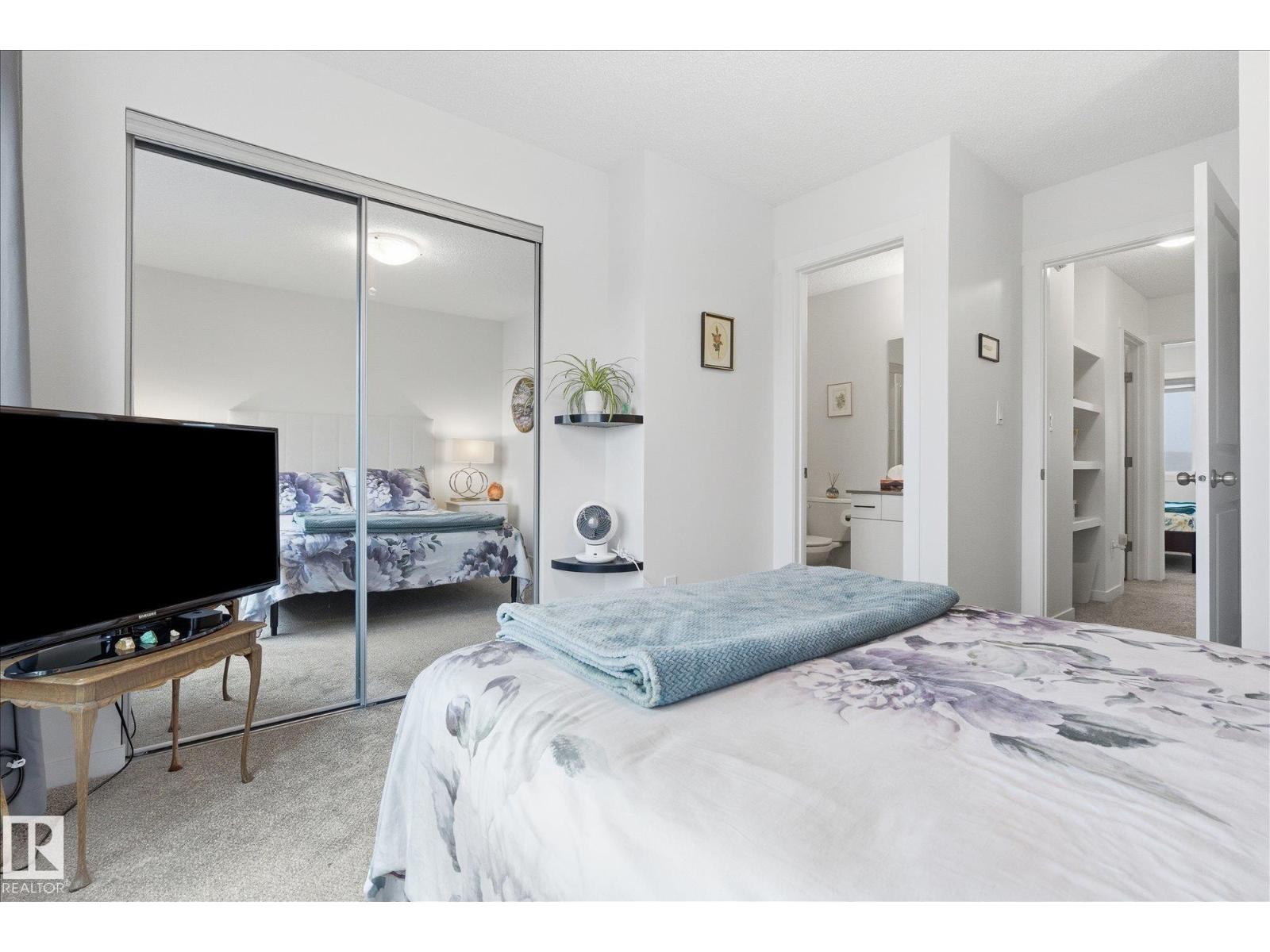 1275 MCLEOD AV - 25