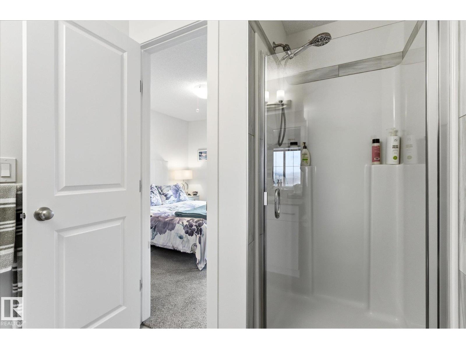 1275 MCLEOD AV - 27